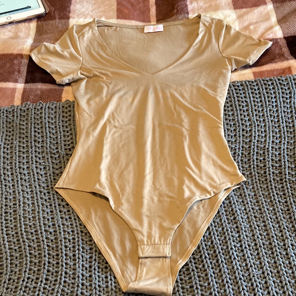 Pink Lily | Free Soul Short Sleeve Bodysuit, Size XS - NWT - Picture 3 of 7